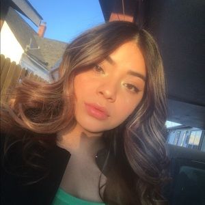 Meet your Posher, Delia